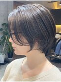 横浜西口イルミナカラーマッシュショートミルクティーベージュ