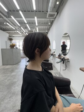 シー 北千住(sii.) 耳掛けマッシュショート/ナチュラル丸みショートボブ