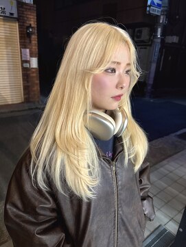 ベル(BEL) 抜きっぱなし/ホワイトブロンド／イヤーカット/顔まわりレイヤ