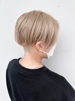 カリーナコークス 原宿 渋谷(Carina COKETH) 刈り上げショートダブルカラー、ケアブリーチ、イヤリングカラー