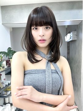 ヴェイン 渋谷(vain) ミディアムレイヤーカット/くびれヘア/20代30代/インナーカラー