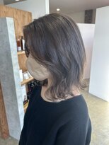 ニド(2do)&nbsp;ハイライトでアッシュ系カラー