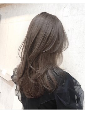 サイン 表参道(SIGN) イヤリングカラーマッシュウルフツヤ髪スタイルブルージュ