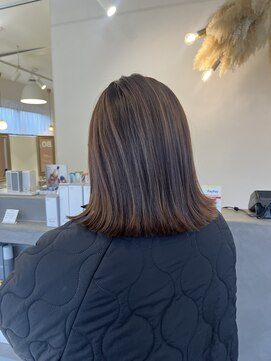 ラボリア(LABO li'a) ハイライト×切りっぱなしロブ