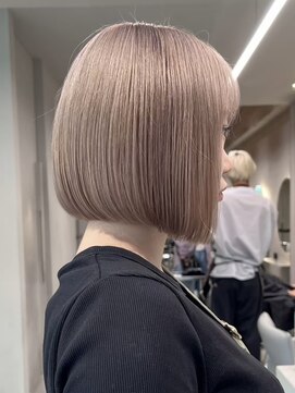 ソル ジングウマエ(SOL JINGUMAE) ミルクティーベージュダブルカラーインナーカラーショートボブ