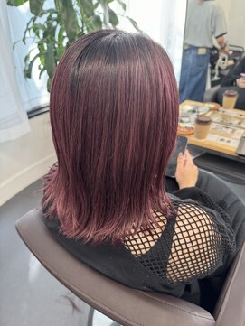 シア(sia) シャドールーツで楽しむおしゃれハイトーン◎