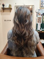 ヘアプラスアイズブルーム(hair+eyes bloom) ロングが