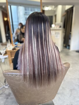 フツーロ 栄(FUTURO) プルエクステ