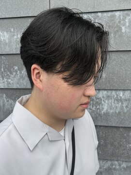 ヒュイル バイ ニアウ(Hwyl by Niau) メンズマッシュセンターパートスパイラルパーマニュアンスパーマ