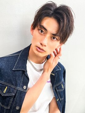 Men’s hair MUNi 恵比寿［メンズ/MENS/メンズカット/メンズパーマ] 爽やかマッシュショートセンターパート ツーブロック 王道