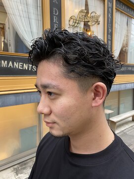 スピークイージー サルーン ビューティースミス(Speakeasy Saloon Beautysmith) メンズパーマスタイル