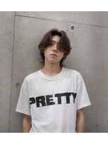 ピア ヤクイン(Pia Yakuin) ミディアム毛流れウルフ