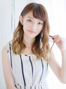 ヘアメイク ナル(hair make nalu) グラデーションカラーのウェービーカール