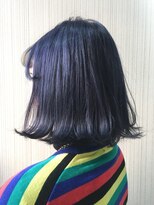 トムキャット(TOM CAT)&nbsp;春夏 外ハネ 簡単スタイリング ブリーチカラー ネイビーブルー