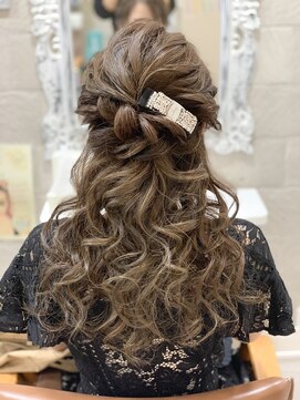 ファレ(Phalae) ハーフアップ