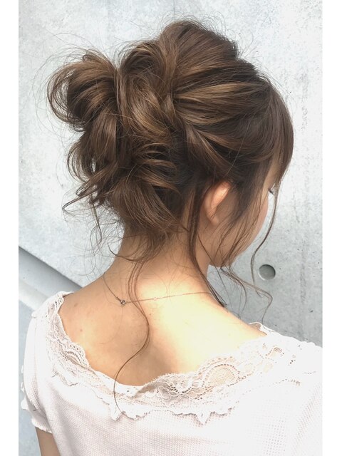 アップセット_カーキグレージュフェザーバングヘアセット