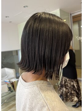 シェモアイグレック(chez-moi igrek) 切りっぱなしボブ