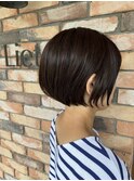 束感　ショートボブ