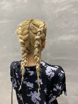 ナンバー 大分中央町店(N°) 【GOTO】@goto_number 【ツインテール×裏編み】