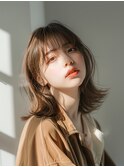 外ハネが可愛い！抜け感ウェーブミディ