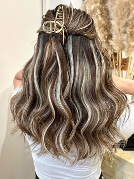 ディモアンド 表参道(Dimo&) xハイライト/イメチェン/ホワイトブロンド/外ハネボブ/美髪/