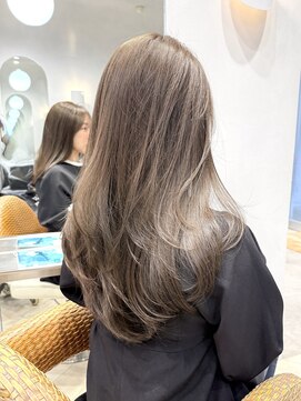 ティエラ 原宿 表参道(Tierra) 【原宿表参道 ベージュカラーと海外風レイヤーカット】