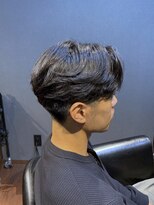 ビーダンディー(Bee dandy)&nbsp;ビジネスツーブロック ボリュームダウンパーマ 七三サイドパート