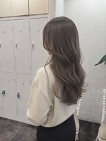 フラウ チャームマーチ(hulau Charm/MARCH) 透明感グレージュロング