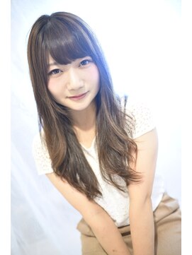 リタ(Lita) Licca パールグレージュ 小顔レイヤー 流し前髪 エフォートレス