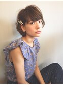 前下がりの耳かけshort bob
