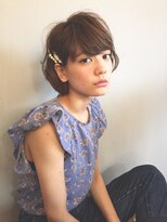 レジーロ (Regilo) 前下がりの耳かけshort bob