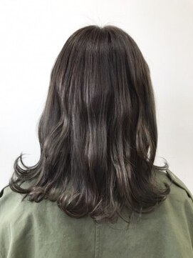 クアトロ グランシュ 川崎店(QUATRO × GranCieux) イルミナ大人グレージュ