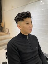 メリケンバーバーショップ フクオカ(MERICAN BARBERSHOP FUK)&nbsp;かき上げヘアショートレイアーくせ毛風パーマコンマヘアS79