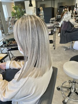 ナンバー(number+) 20代30代ハイライトバレイヤージュブリーチ立体感透け感