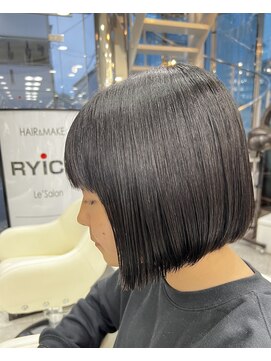 ル サロン リーカ 高見ノ里駅前本店(Le’Salon RYiCA) 前下がりボブ