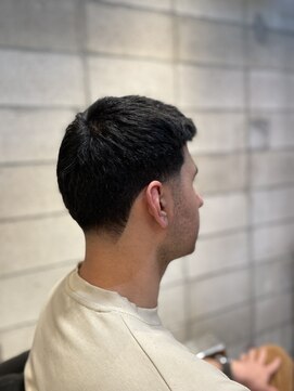 フランクスバーバー アンド ビアークラブ(FRANK'S BARBER and BEER CLUB) ローテーパーフェード