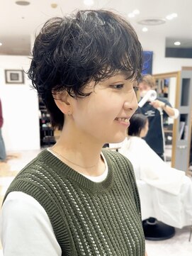 サーカス 町田(circus) [分け目なしショート×マニッシュパーマ]