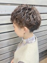 アール(R)&nbsp;ショートパーマスタイル