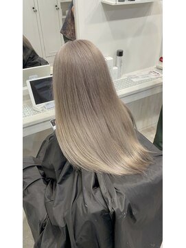 ヴィア(Via) ハイトーン/ケアブリーチ/ダブルカラー/髪質改善