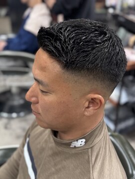 フォーコーナーズカットショップスリーセント 栄(FourCornersCutShop 3/cent) ショートフェード