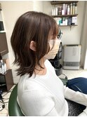 大人可愛いミディアムウルフ耳掛けシークレットハイライト