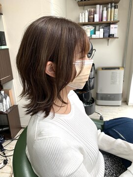 お～るうぇいず(always) 大人可愛いミディアムウルフ耳掛けシークレットハイライト