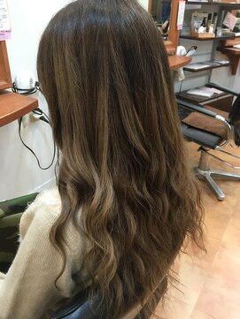 カルフール ロコ 草加西口店(Carrefour LOCO) ミントブラウン×メープルベージュグラデーション