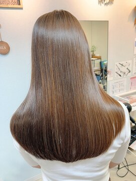 ビーチ(Beach) 綺麗なカットラインロングヘア