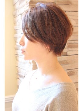 レウナ 外苑前(Reuna) 【30代40代50代】カットで決まる大人可愛いひし形ショート