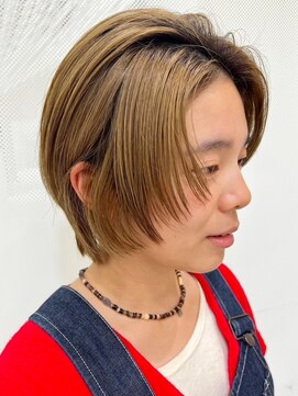 アイウィル(Ai WilL) センターパート　ブリーチカラー　顔周りレイヤー　ショート