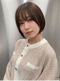 大人可愛い20代30代40代小顔ワンサイドショートボブ丸み前下がり
