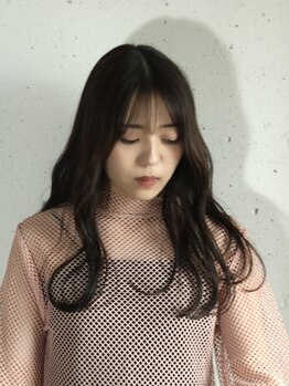 ユニコヘア(unico hair)の写真/伸ばしかけのミディアム・ロングヘアも"あなたらしさ"を加えて一味違うスタイルに。今日から新しい自分♪