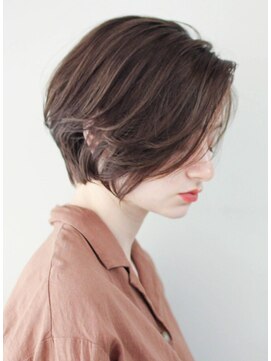 ルアン 大分駅店(ruen) 大人ショート前下がりショート長めショート大分美容室ショート