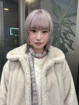 ウルフカットハイトーンケアブリーチ艶ホワイトシルバーカラー